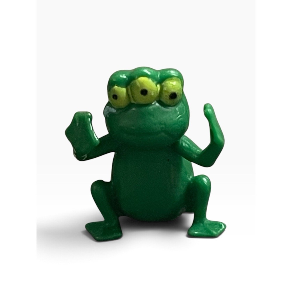 Monster High Lagoona Blue Mad Science 3 Eyed Frog Replacement Green Accessory
